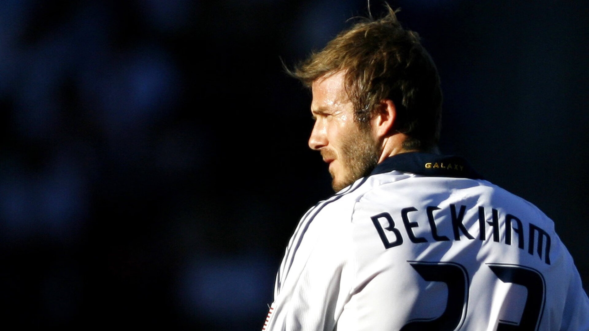 英超争冠焦点战，当足球的狂想照亮篮球的孤岛