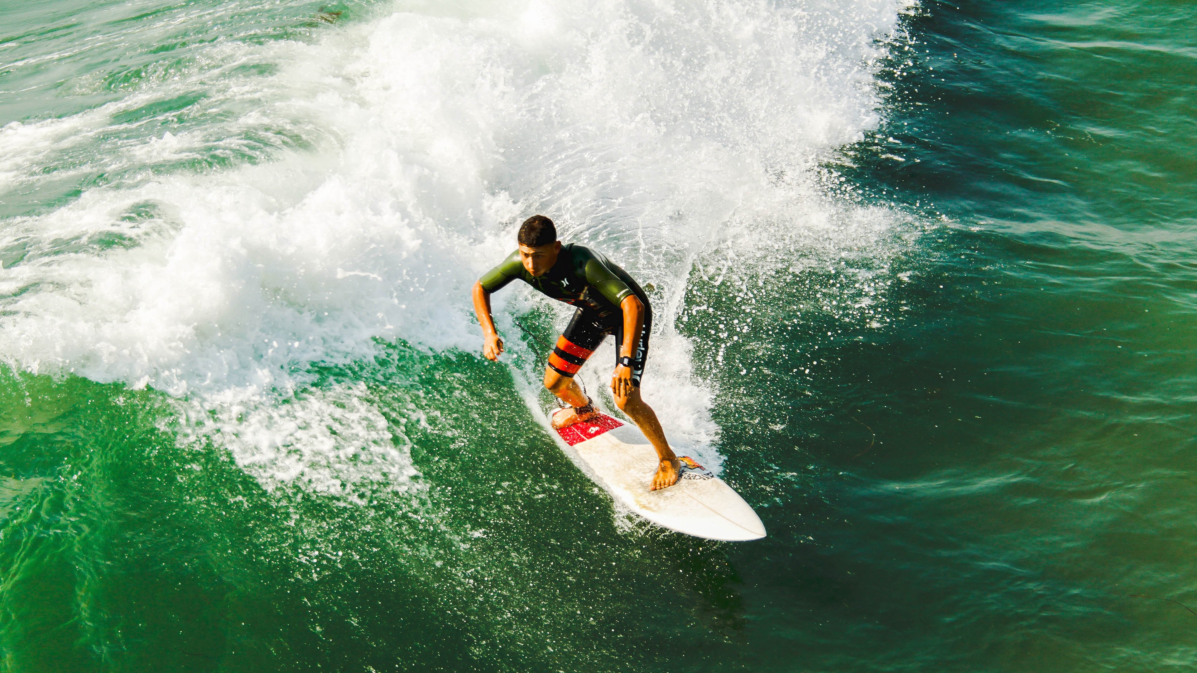 F1年度争冠之夜，范弗利特攻防两端统治，赛道上的隐形冠军与团队博弈